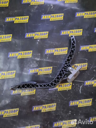 Педаль газа Рено Логан