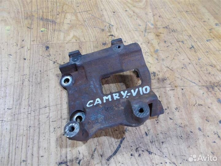 Кронштейн компрессора кондиционера Toyota Camry V