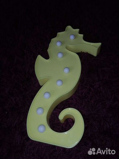 Светильник настольный