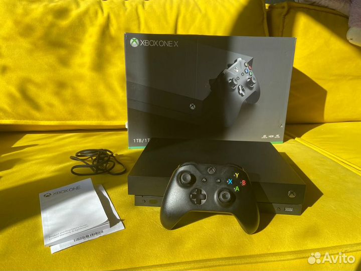 Xbox One X 1TB