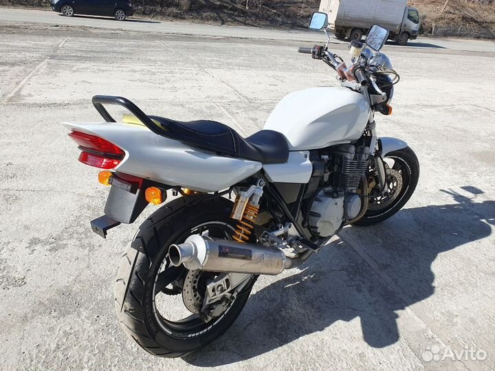 Yamaha XJR400