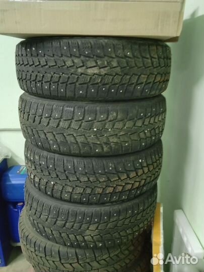 Kumho Power Grip KC11 215/60 R17C