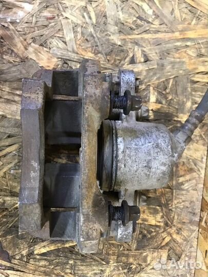 Cуппорт левый ваз R13 2110 2111 2112 Калина Гранта