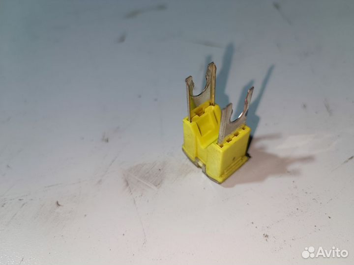 Предохранитель 60А галант 7