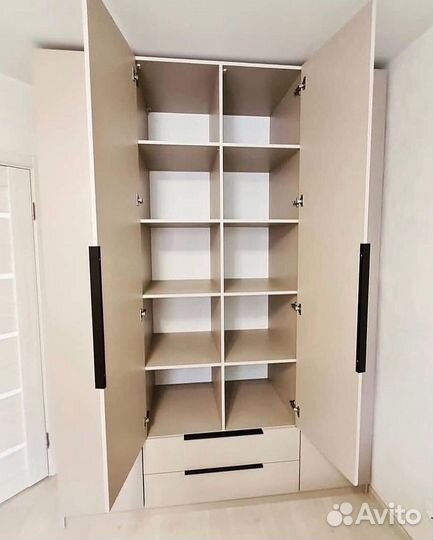 Шкаф распашной створчатый