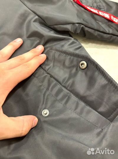 Бомбер alpha industries черный