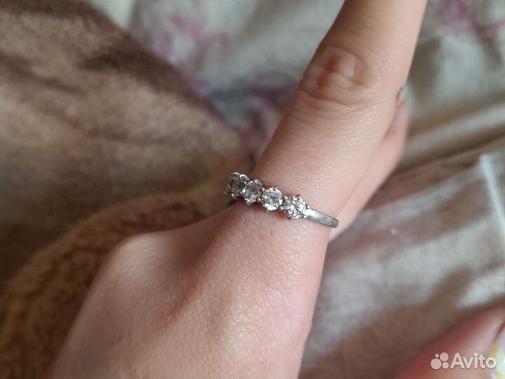 Серебряное кольцо новое