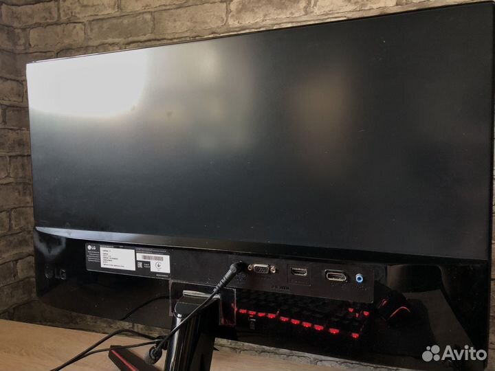 Монитор LG 24MP