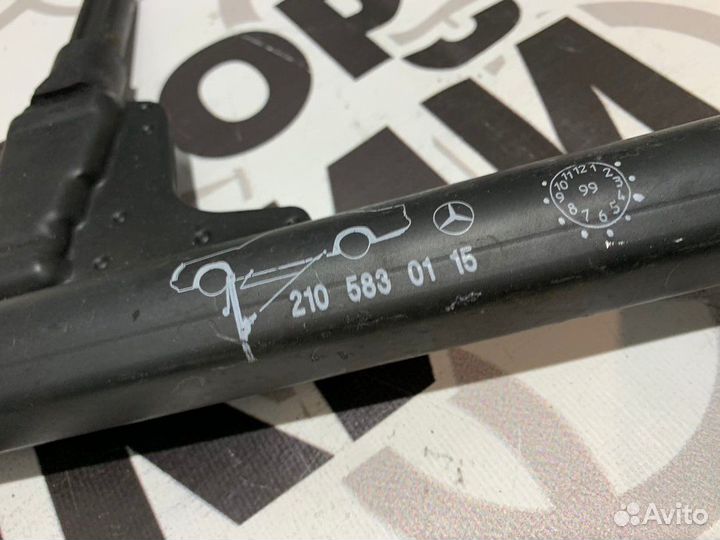 Домкрат на Mercedes E-Class W210