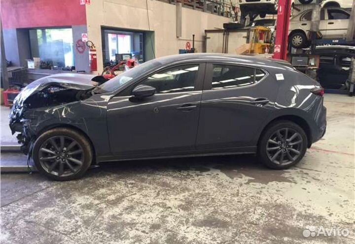 Дверь передняя Mazda 3 BP левая правая