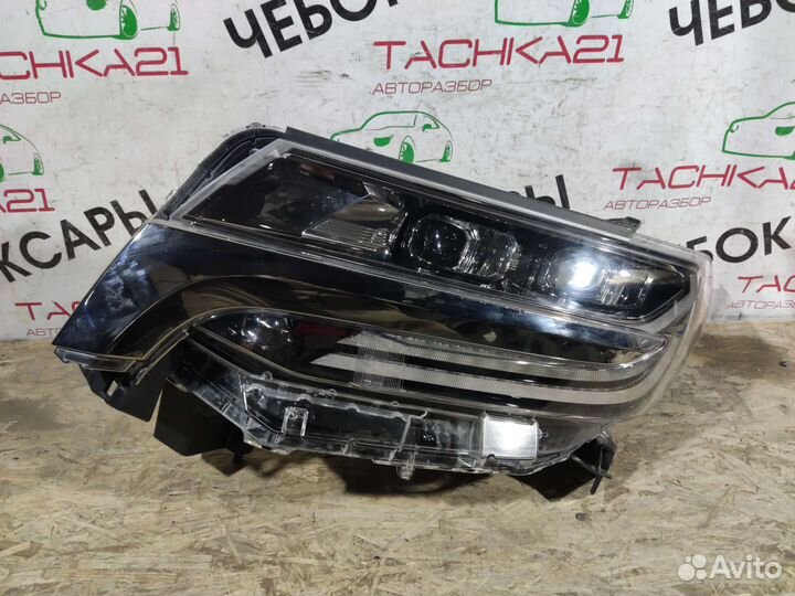 Фара левая Toyota Alphard (2017-2022)