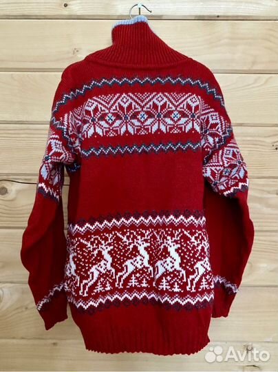 Шерстяной свитер с оленями
