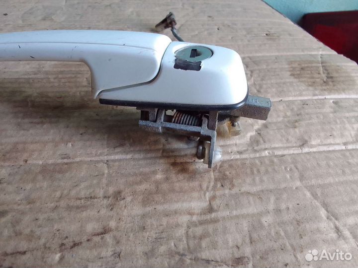 Ручка передняя правая наружняя Chevrolet Niva 2123