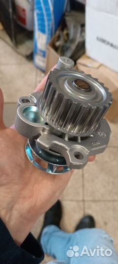 Помпа на Volkswagen jetta