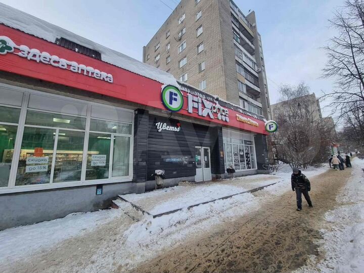 Первая линия, витрина, 60 м²