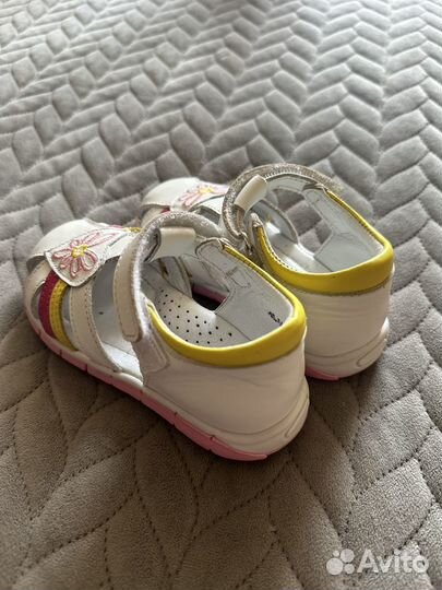 Сандали для девочки