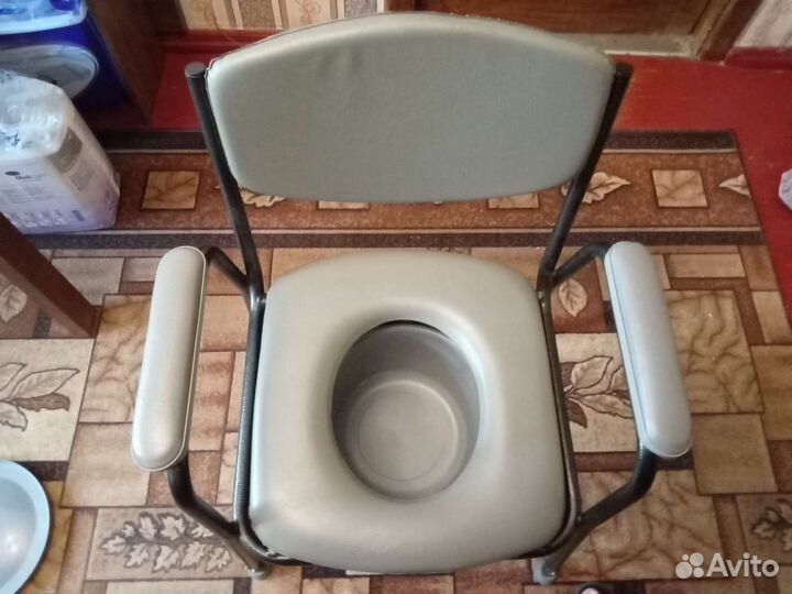Стул-туалет для пожилых людей и инвалидов