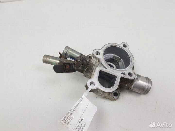 Корпус термостата Kia Rio хэтчбек 5 дв. 1.4 бензин