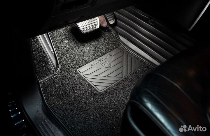 Коврик в багажник на Toyota Land Cruiser