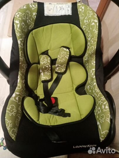 Автомобильное кресло