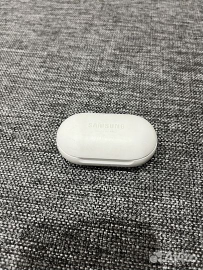 Беспроводные наушники samsung galaxy buds