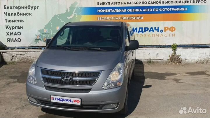 Стекло двери передней правой Hyundai Grand Starex