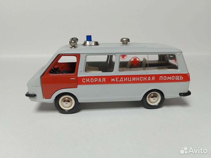 Раф 2203 скорая помощь СССР 1:43