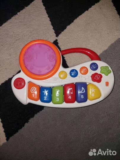 Игрушечные музыкальные инструменты