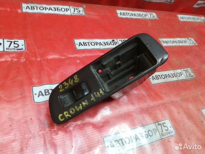 Кнопка стеклоподъемника задняя левая Toyota Crown