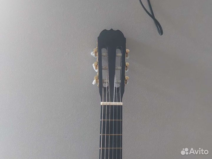 Акустическая гитара