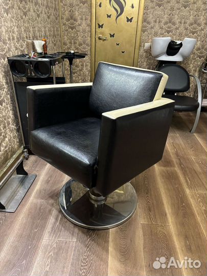 Парикмахерское кресло