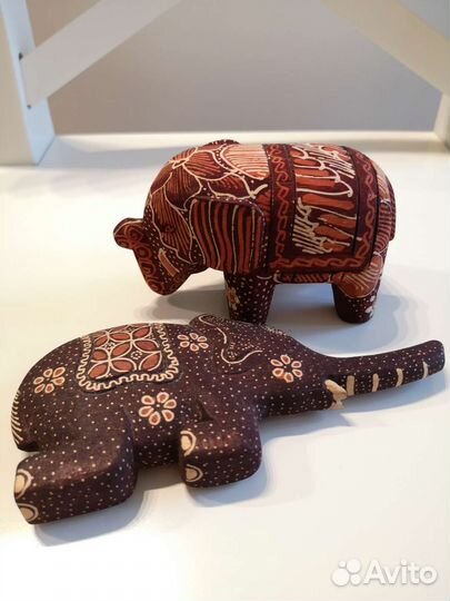 Слоны из дерева