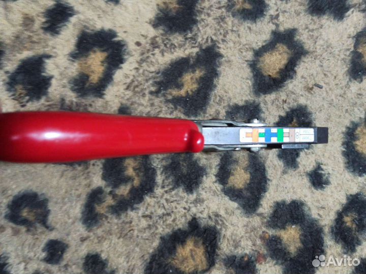 Обжимной инструмент