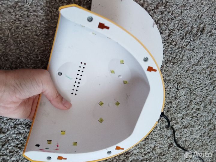 Лампа для сушки ногтей