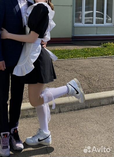 Белый школьный фартук