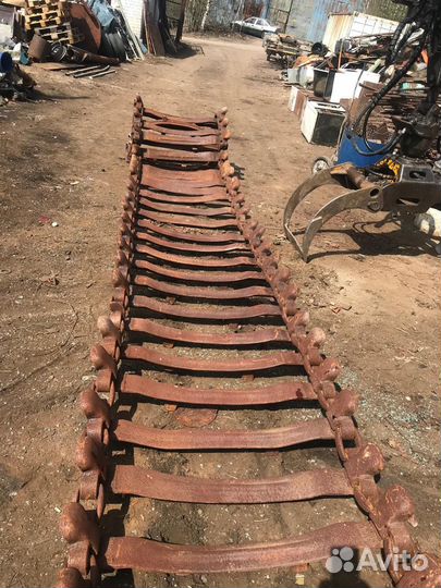 Харвестер гусеницы