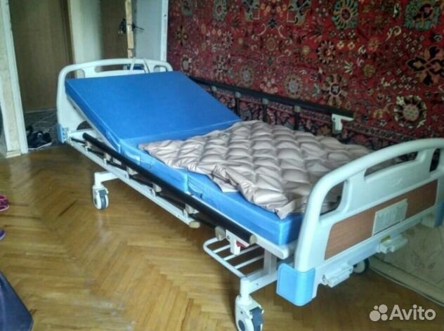 Медицинская кровать для лежачих больных