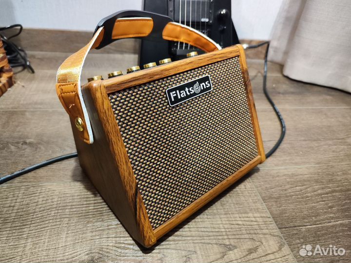 Гитарный комбоусилитель