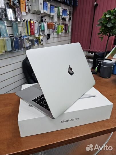 Apple MacBook Pro 13 2017 с новым аккумулятором