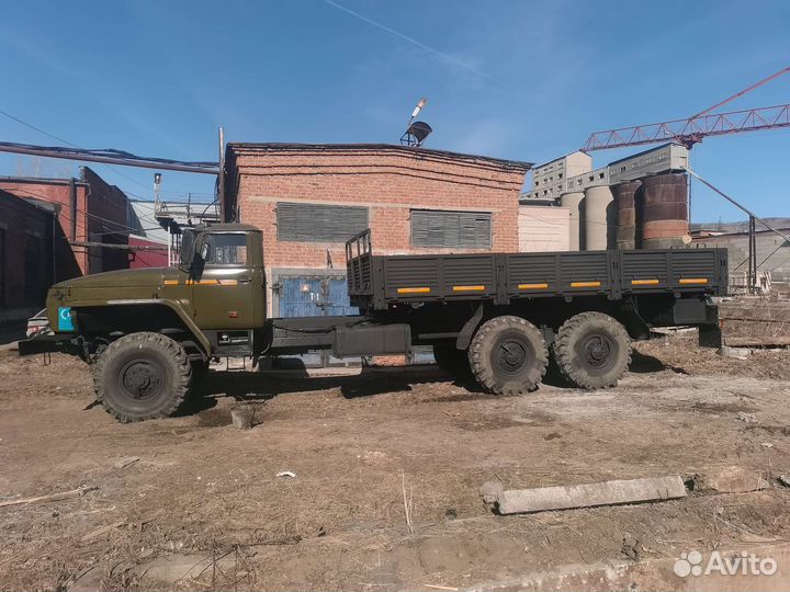 Урал 4320 с КМУ, 2001