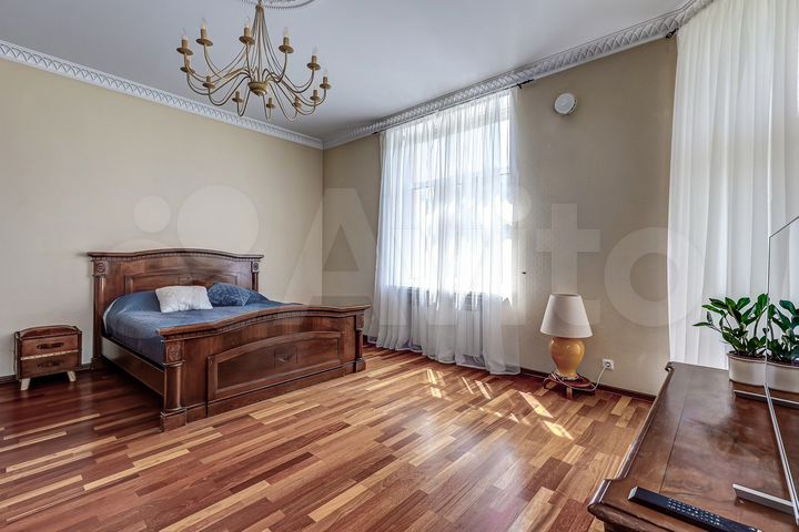 Квартира-студия, 70 м², 2/6 эт.