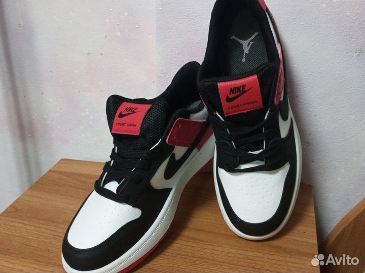 Кроссовки женские 38 размер новые