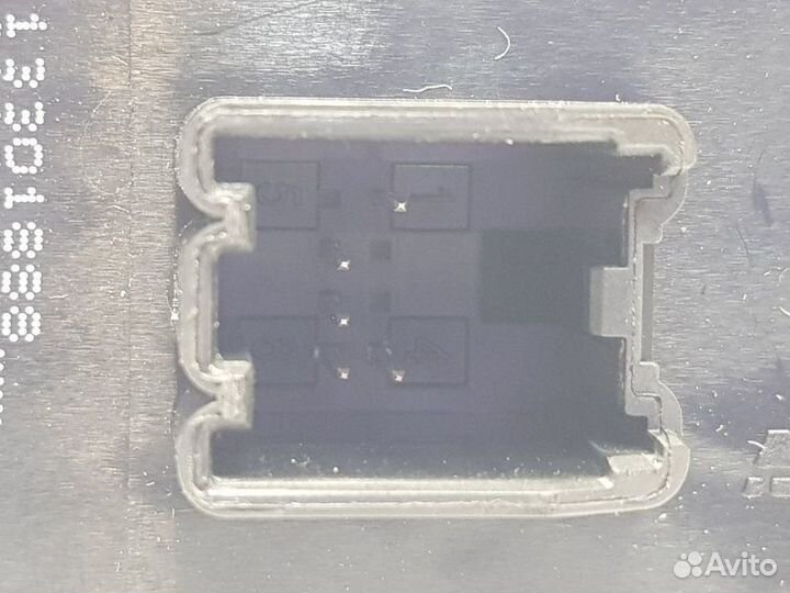 Кнопка стеклоподъемника задняя левая Opel Mokka
