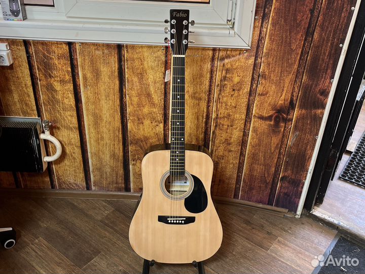 Акустическая гитара новая