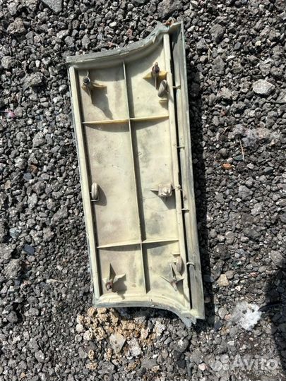 Вставка между стопов Toyota Chaser