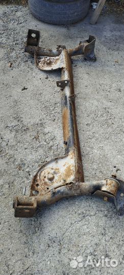 Балка задняя Рено Логан 1