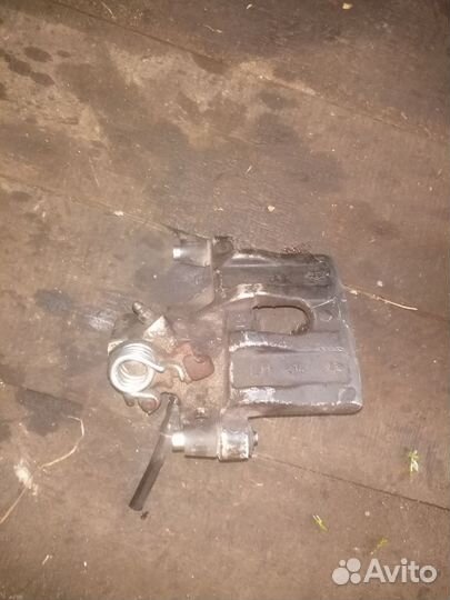 Суппорт задний ford focus 2