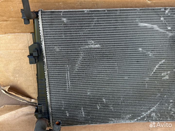 Радиатор охлаждения Opel Vivaro