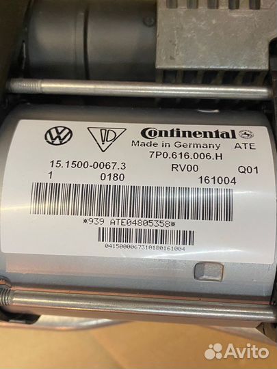 Компрессор пневмоподвески VW Toureg 10-18