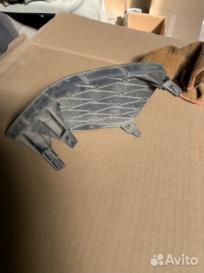 Заглушка птф R Toyota Corolla 150 06-09 гв